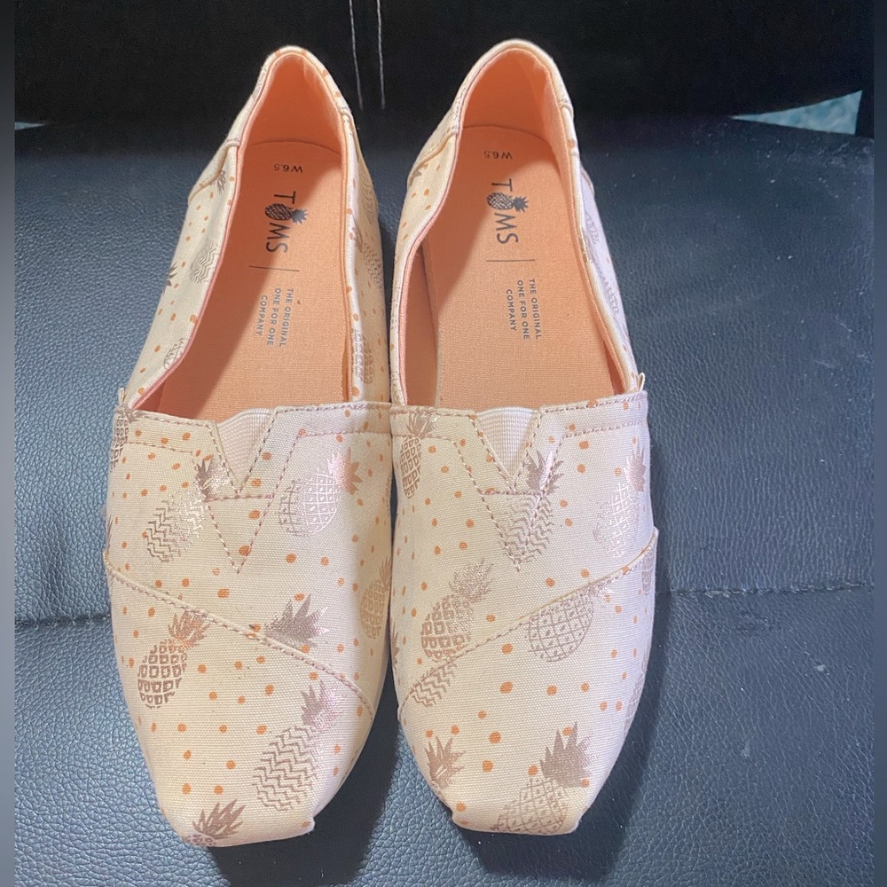 TOMS Women's Rose Gold Pineapple Print Slip-On Shoes Cream Size 6.5 - Picture 3 of 12